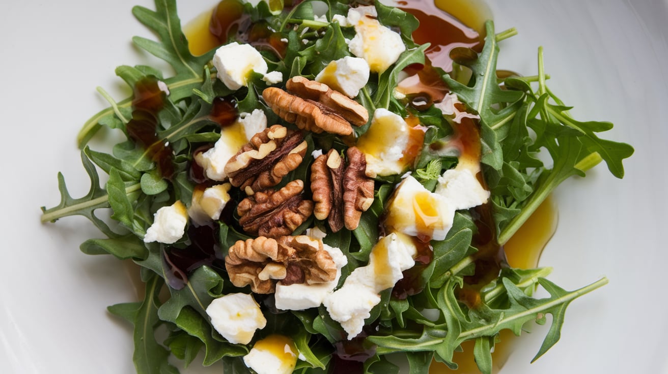 Rucola-Salat mit Espresso-Dressing und Schwarzes Gold Kaffeelikör: Ein Geschmackserlebnis für Genießer
