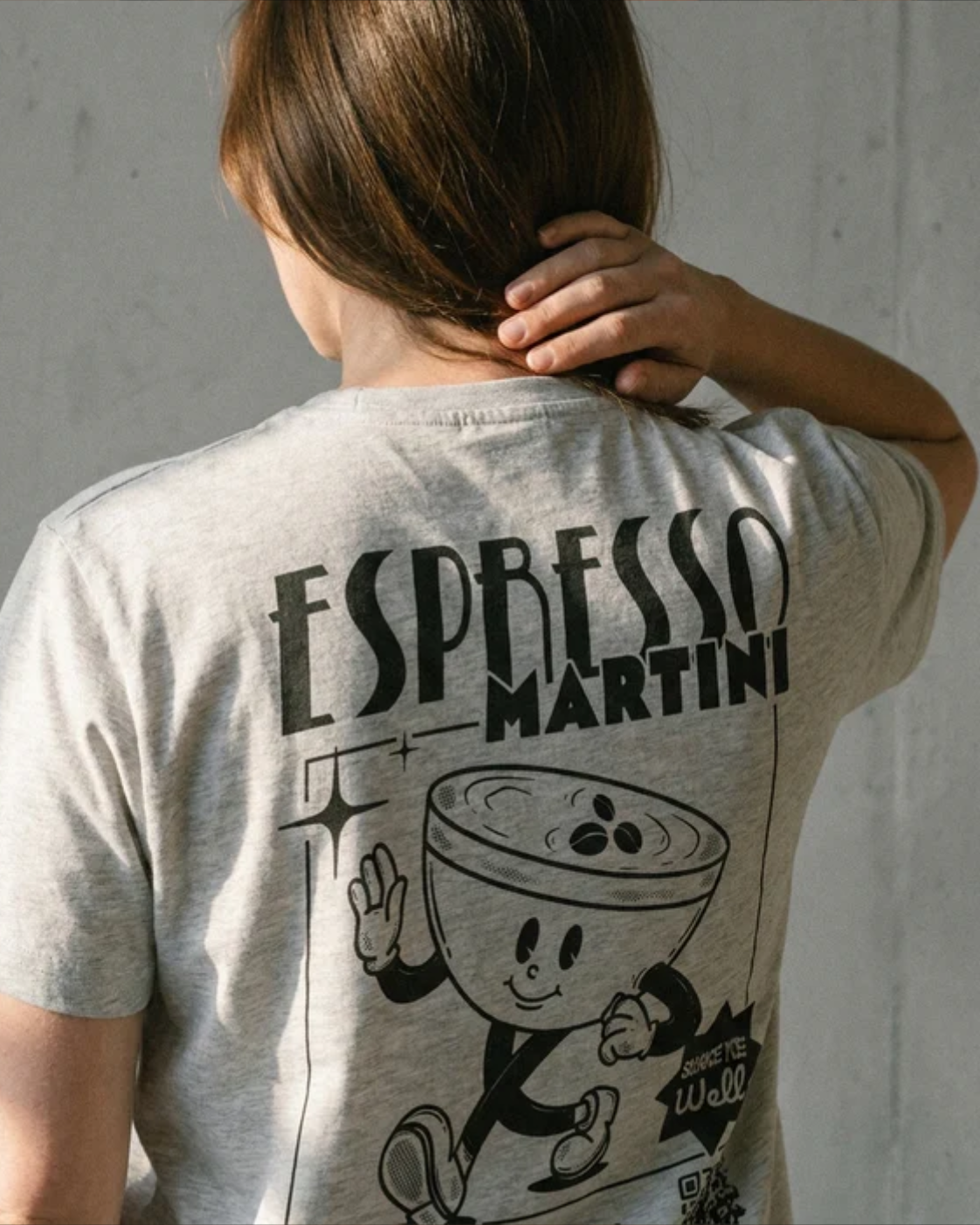 Espresso Martini Bio-Tee in Heather Grey am Model — Stanley/Stella Bio-Cotton, as.if.threads