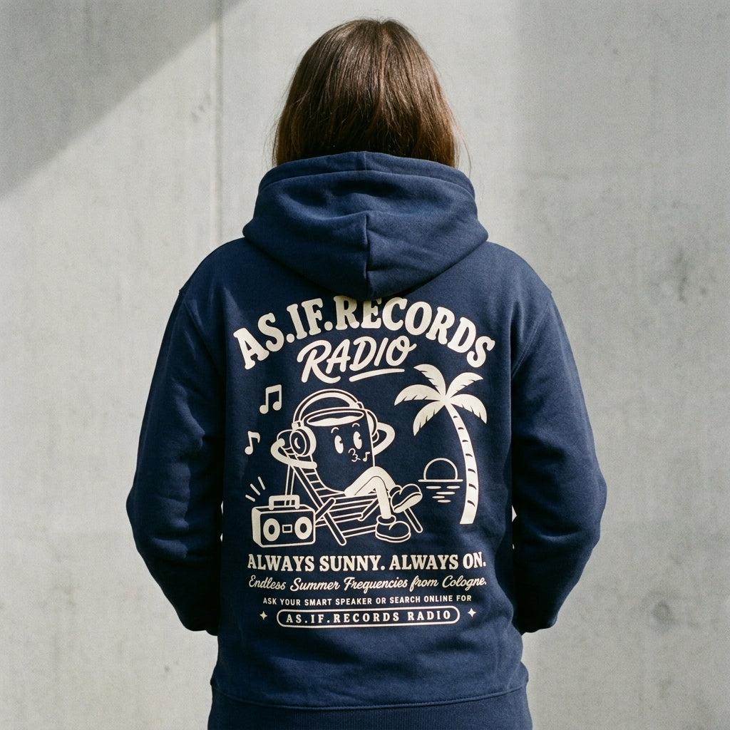 Endless Summer Bio-Hoodie in French Navy am Model — Bio-Cotton aus Köln, as.if.threads