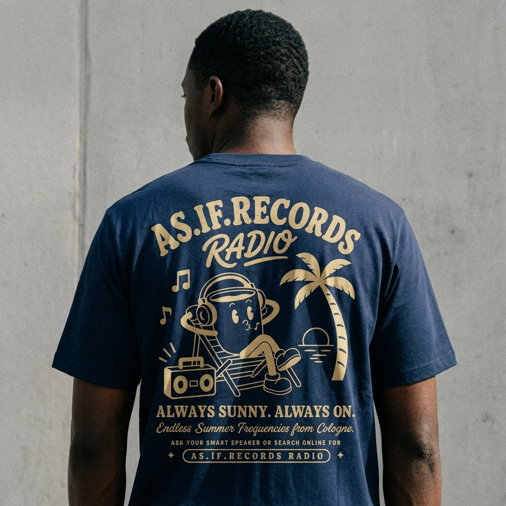 Endless Summer Bio-Tee in French Navy am Model — Bio-Cotton aus Köln, as.if.threads