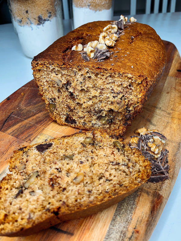 Bananenbrot mit Walnüssen und Schokolade, vegan