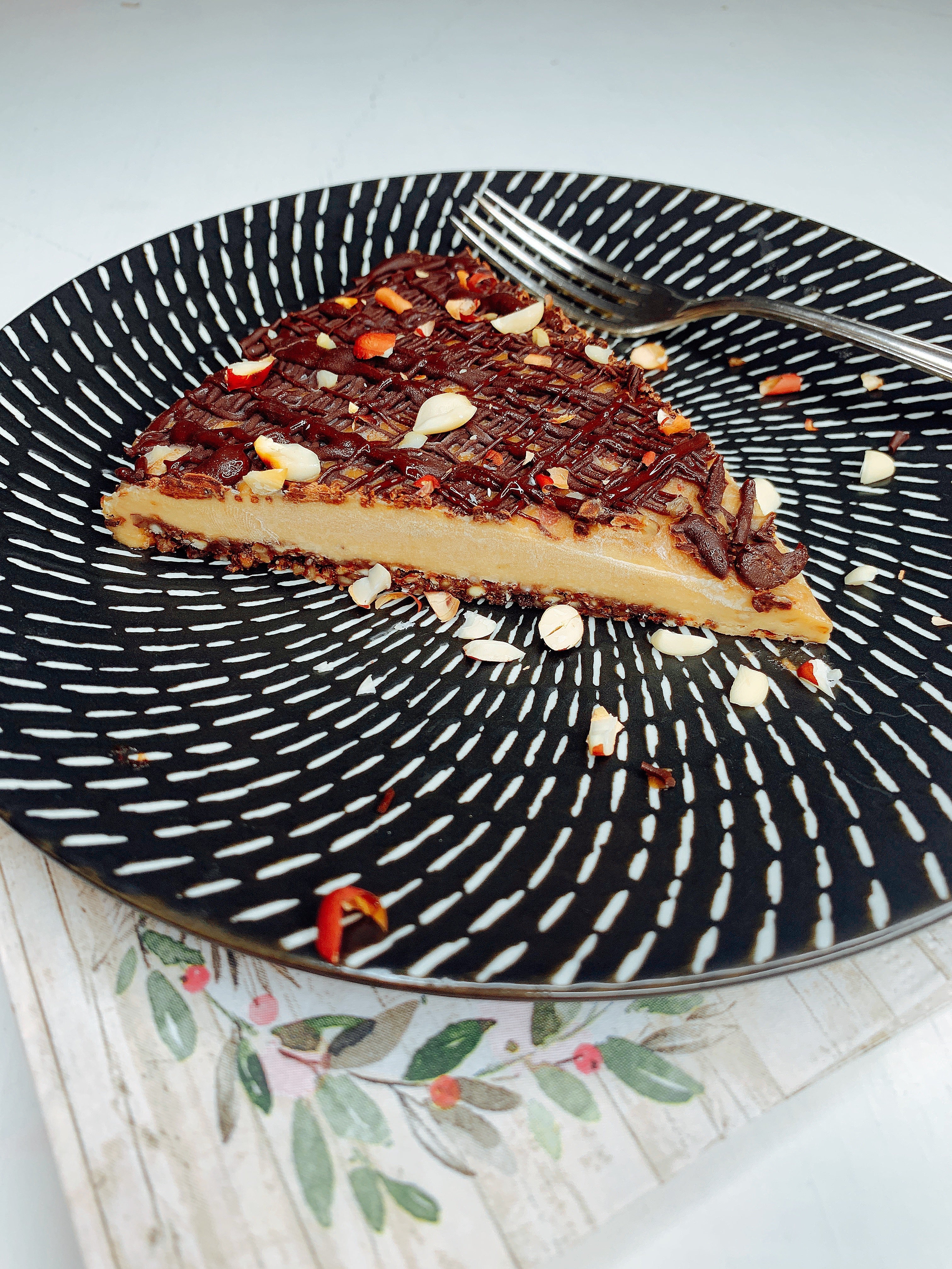 Erdnuss-Schoko-Tarte — vegan, glutenfrei, zuckerfrei
