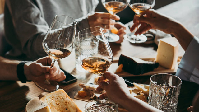 Abendessen mit Wein in geselliger Runde — Restaurants und Team-Events rund um as.if.spaces in Köln Nippes