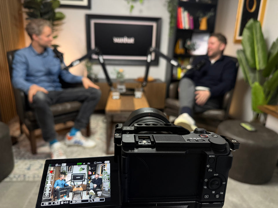 Blick über die Kamera auf eine Aufnahme im Studio